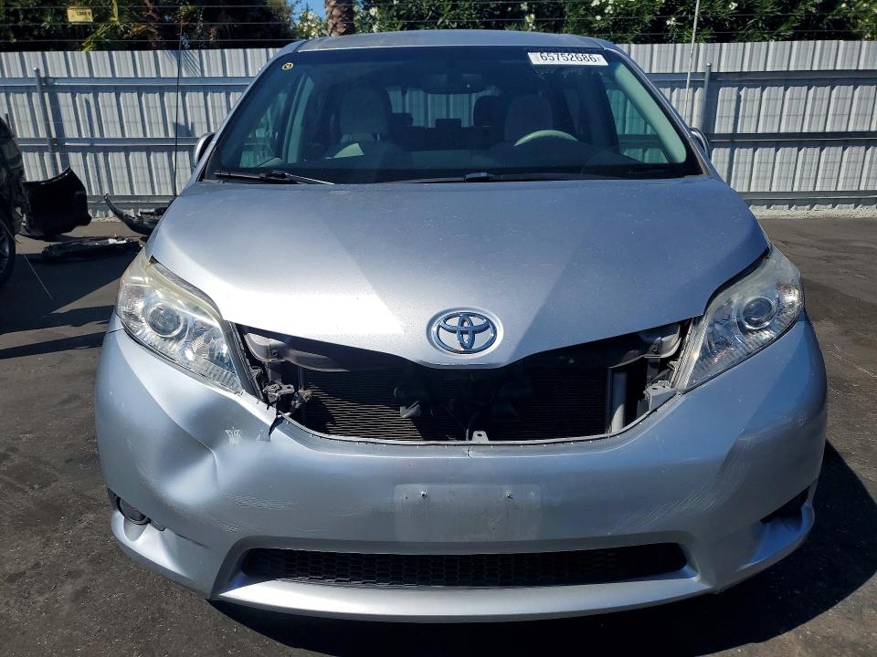 Photo 5 from auction – 2014 TOYOTA SIENNA with VIN 5TDKK3DC8ES496498