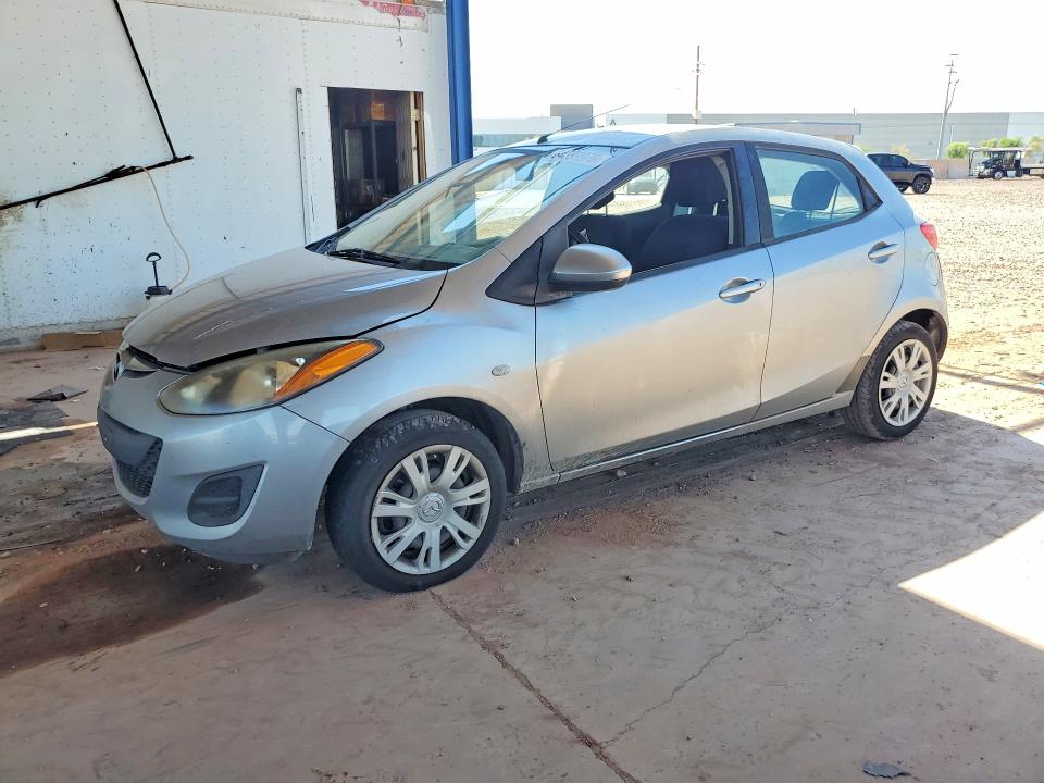 MAZDA MAZDA 2 2013 with VIN JM1DE1KY4D0153885 - Photo from auction