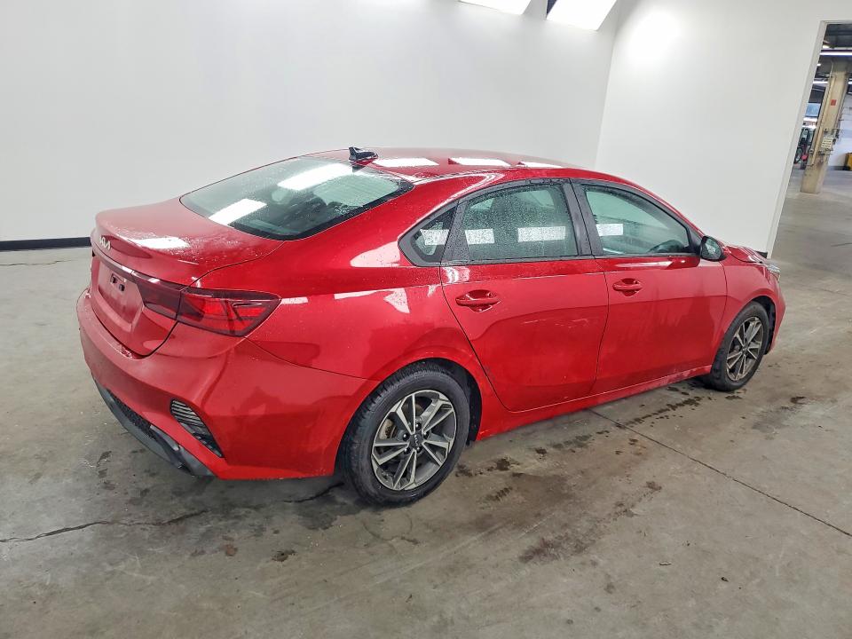 Photo 3 from auction – 2023 KIA FORTE with VIN 3KPF24AD2PE571195