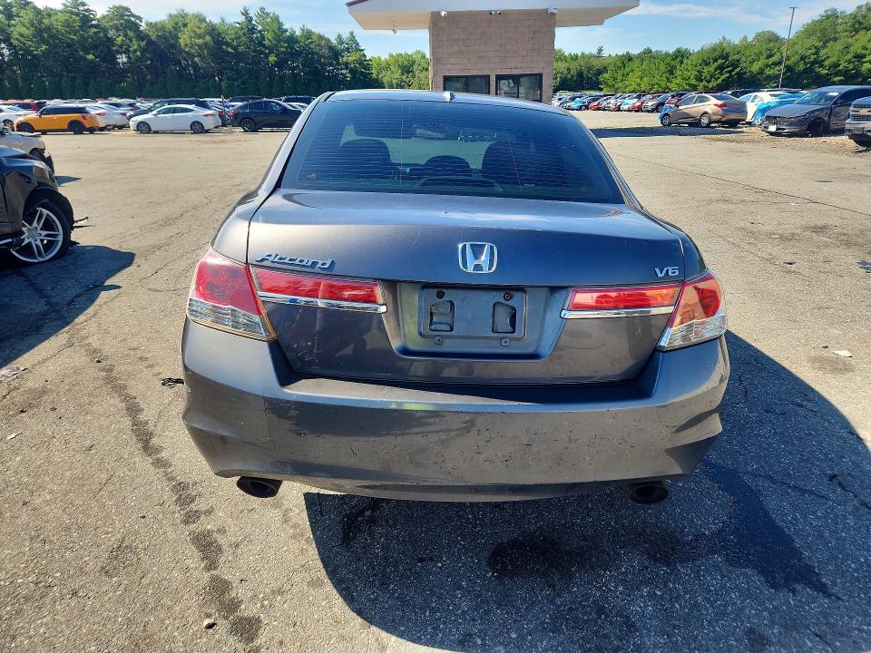 Photo 6 from auction – 2011 HONDA ACCORD with VIN 1HGCP3F88BA010006