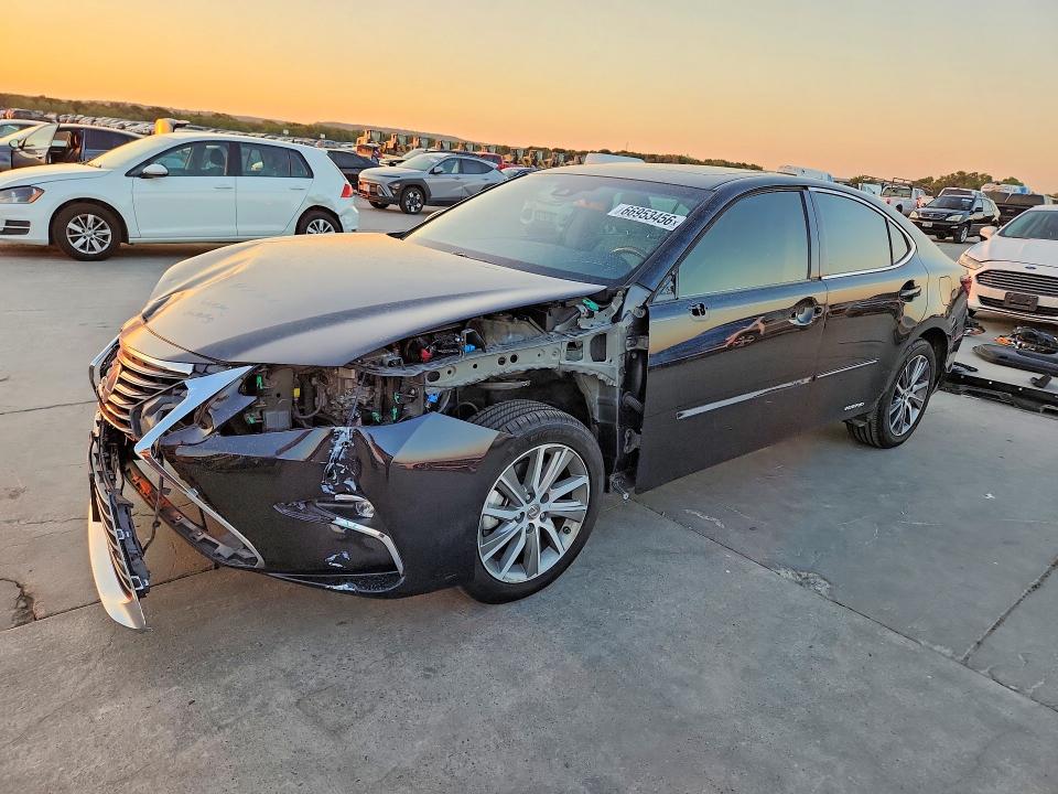 LEXUS ES 2017 with VIN JTHBW1GG2H2139349 - Photo from auction