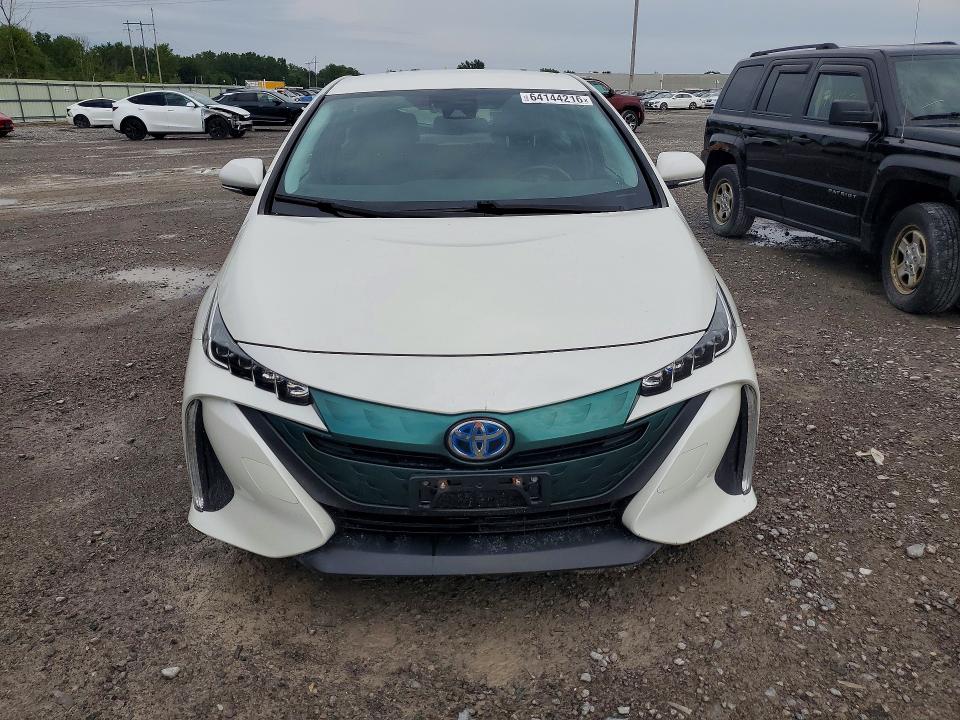 Photo 5 from auction – 2017 TOYOTA PRIUS PRIME with VIN JTDKARFP9H3042207