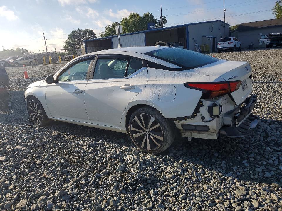 Photo 2 from auction – 2020 NISSAN ALTIMA with VIN 1N4BL4CW5LC147575