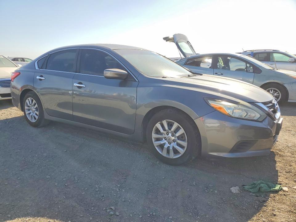 Photo 4 from auction – 2017 NISSAN ALTIMA with VIN 1N4AL3AP3HN351269