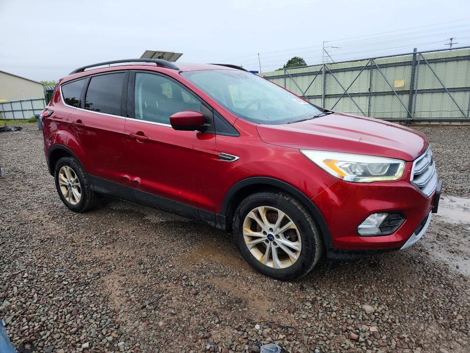 Foto 4 de la subasta – 2017 FORD ESCAPE con VIN 1FMCU9GD1HUD02721
