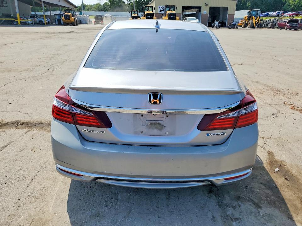 Photo 6 from auction – 2017 HONDA ACCORD with VIN JHMCR6F54HC015246
