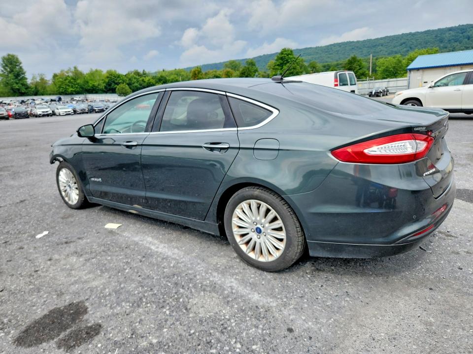 Photo 2 from auction – 2015 FORD FUSION with VIN 3FA6P0LU2FR108932