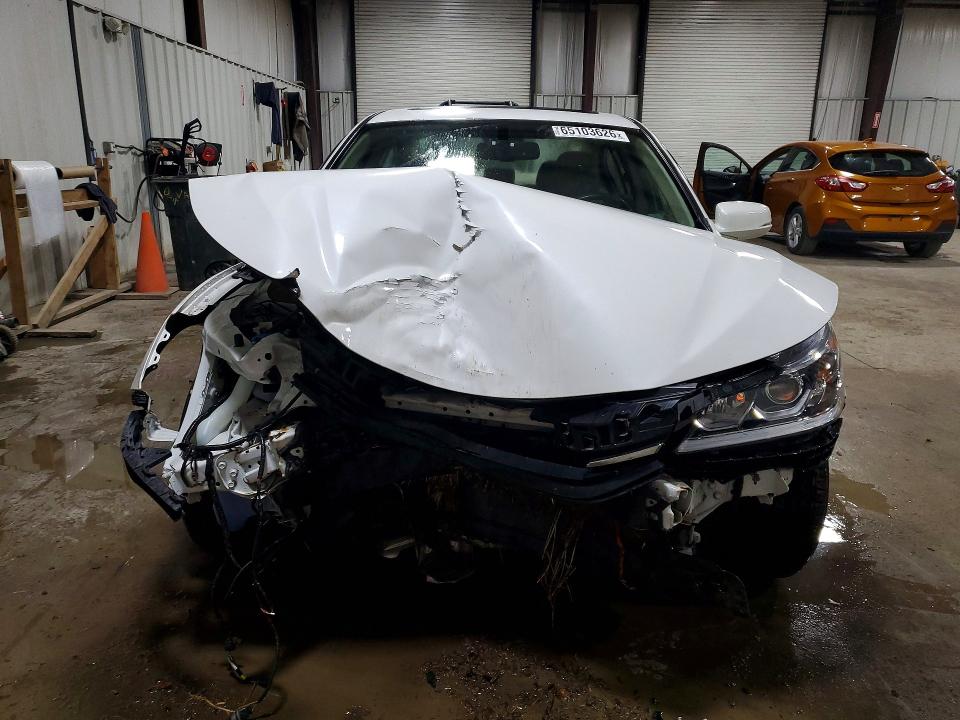 Photo 5 from auction – 2017 HONDA ACCORD with VIN 1HGCR2F8XHA098442