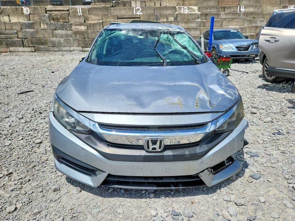 Photo 5 from auction – 2016 HONDA CIVIC with VIN 19XFC2F71GE064874