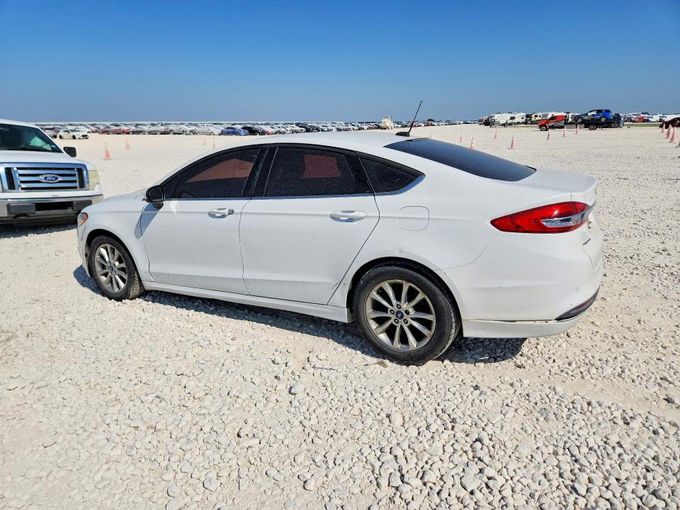 Photo 2 from auction – 2017 FORD FUSION with VIN 3FA6P0H71HR235189