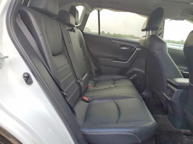 Photo 11 from auction – 2019 TOYOTA RAV4 with VIN 2T3DWRFV0KW039015