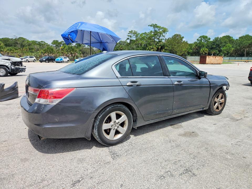 Photo 3 from auction – 2011 HONDA ACCORD with VIN 1HGCP2F88BA072452