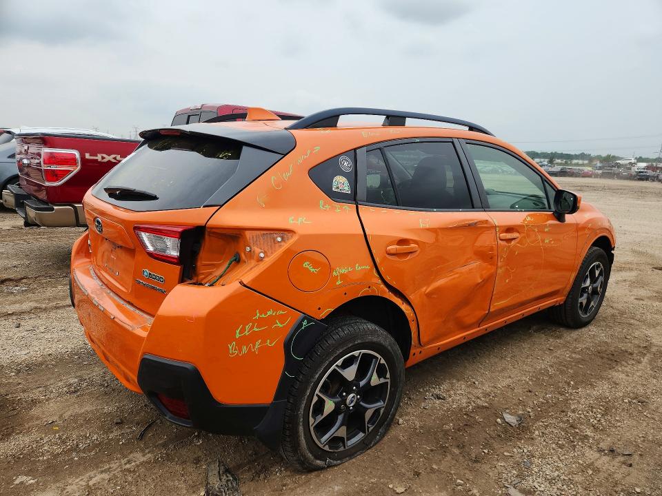 Photo 3 from auction – 2018 SUBARU CROSSTREK with VIN JF2GTABC4JH291514