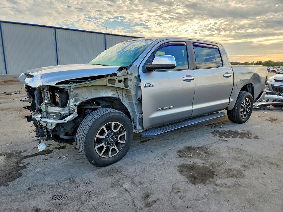 TOYOTA TUNDRA 2017 with VIN 5TFFW5F1XHX223493 - Photo from auction