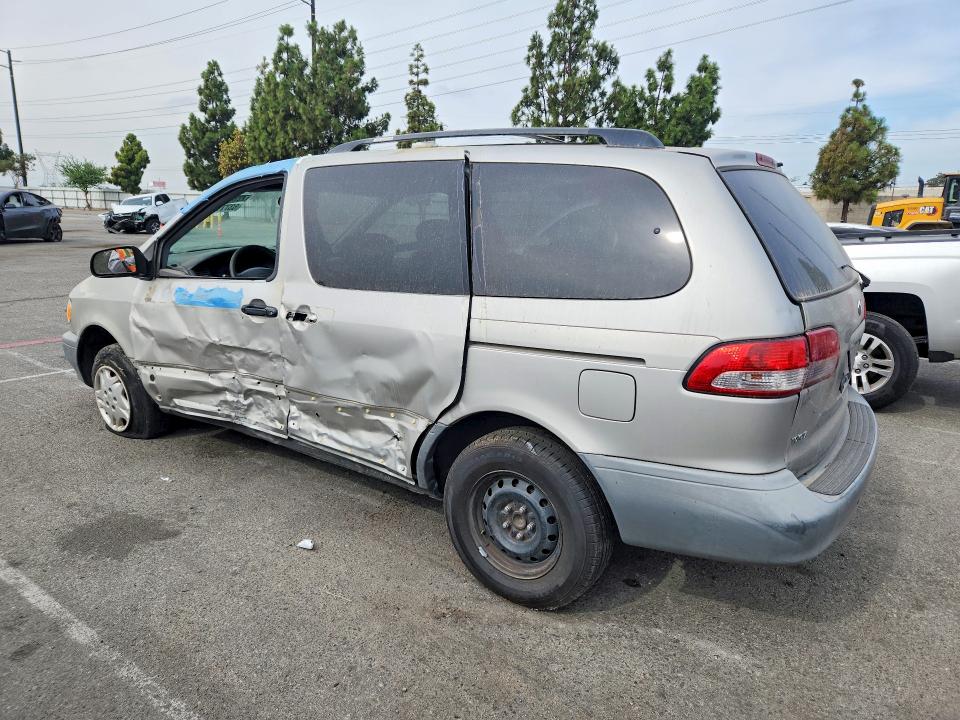 Photo 2 from auction – 2003 TOYOTA SIENNA with VIN 4T3ZF19C73U553544