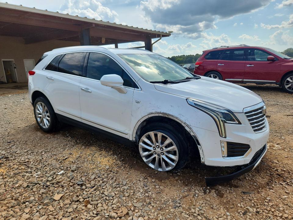 Photo 4 from auction – 2017 CADILLAC XT5 with VIN 1GYKNFRS1HZ111546