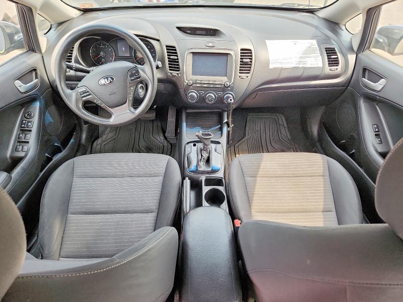 Снимка 8 от търг – 2018 KIA FORTE с VIN 3KPFL4A70JE226200