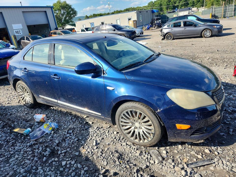 Photo 4 from auction – 2010 SUZUKI KIZASHI with VIN JS2RF9A75A6100640