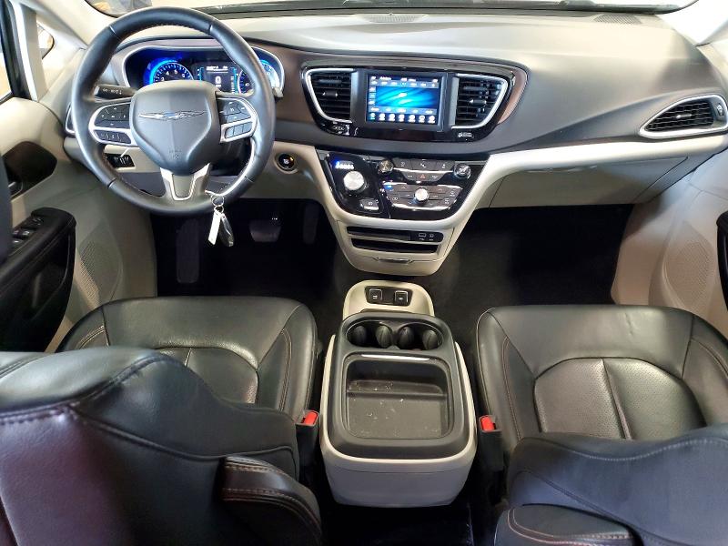Photo 8 from auction – 2018 CHRYSLER PACIFICA with VIN 2C4RC1BG1JR103871