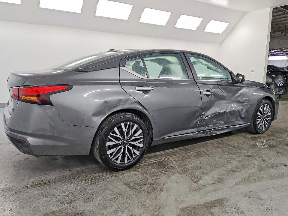Photo 3 from auction – 2025 NISSAN ALTIMA with VIN 1N4BL4DV8SN432585