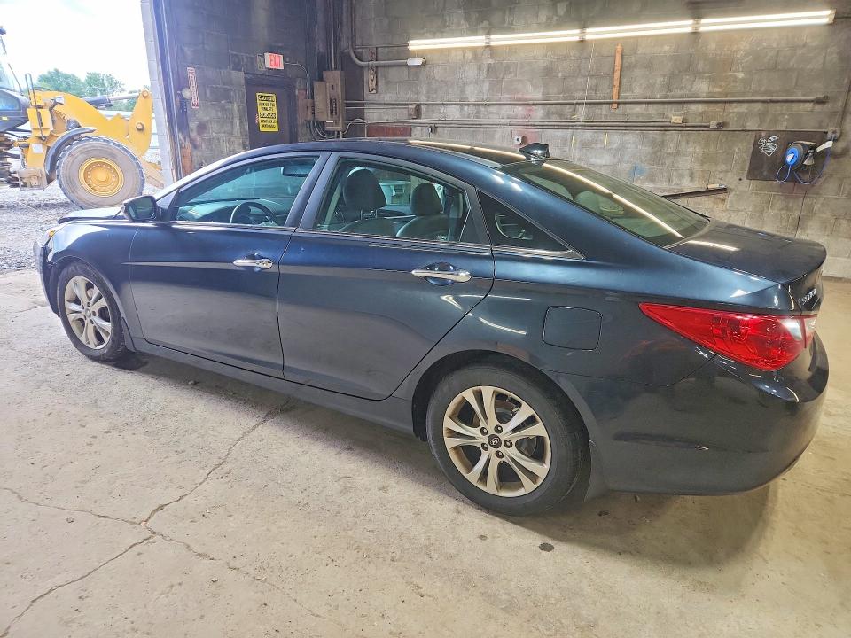 Photo 2 from auction – 2012 HYUNDAI SONATA with VIN 5NPEC4AC6CH383625