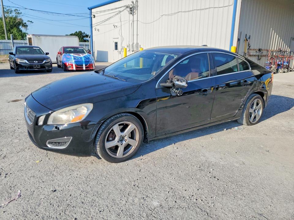 VOLVO S60 2013 with VIN YV1612FSXD2201792 - Photo from auction