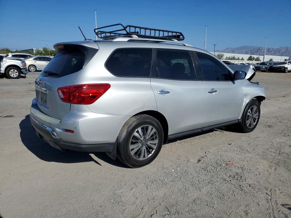 Photo 3 from auction – 2017 NISSAN PATHFINDER with VIN 5N1DR2MN4HC629551