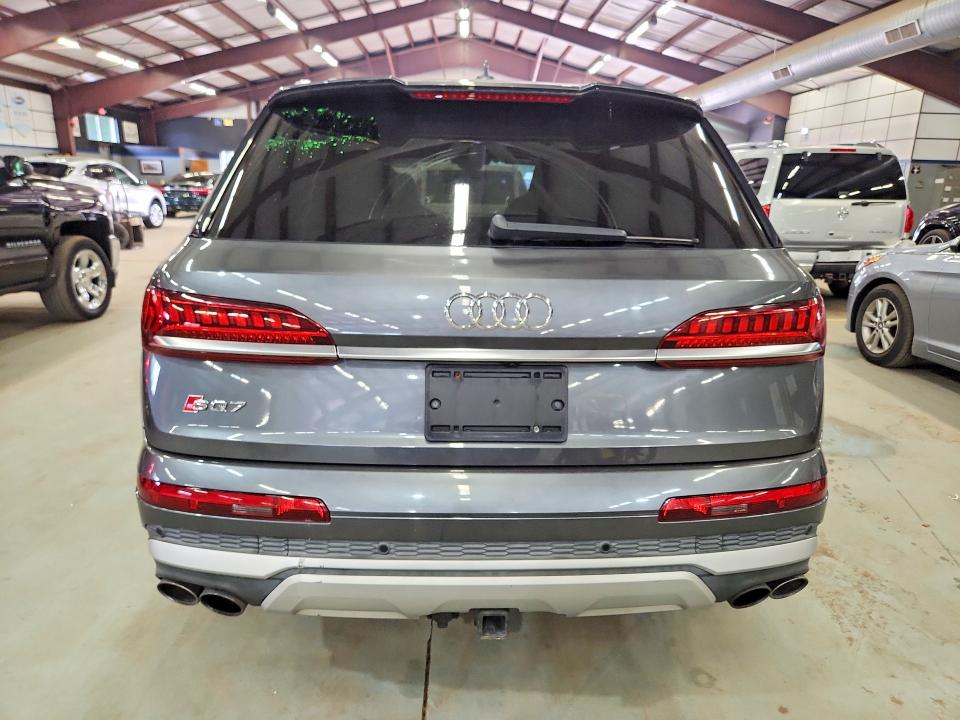 Photo 6 from auction – 2020 AUDI SQ7 with VIN WA1VWAF76LD013258
