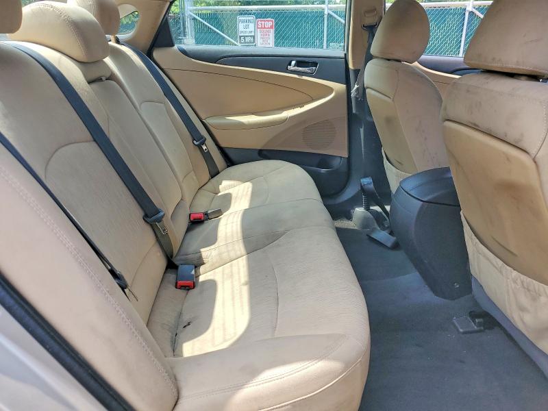 Photo 10 from auction – 2011 HYUNDAI SONATA with VIN 5NPEB4AC4BH188401