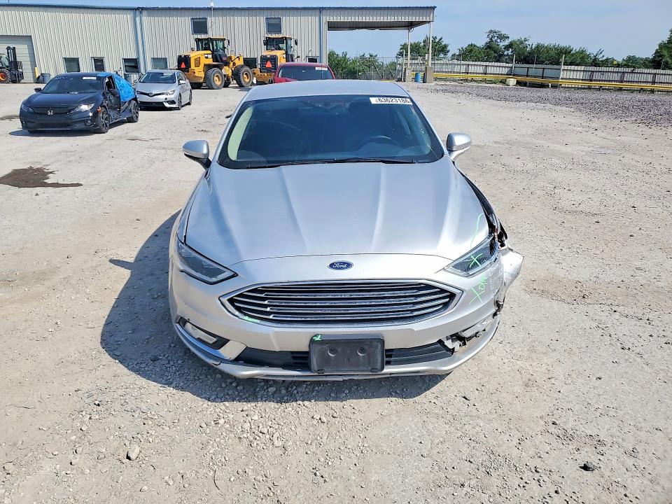 Photo 5 from auction – 2017 FORD FUSION with VIN 3FA6P0HD7HR363202