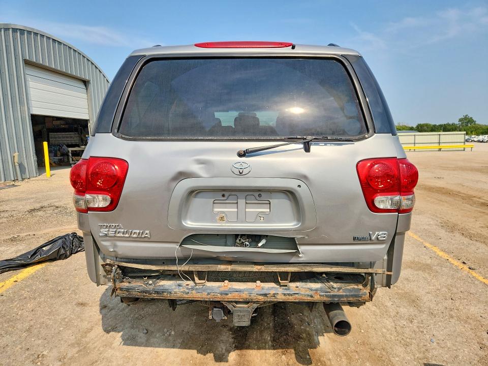 Photo 6 from auction – 2005 TOYOTA SEQUOIA with VIN 5TDZT34A35S259329