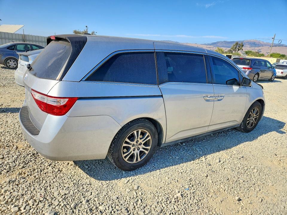 Photo 3 from auction – 2012 HONDA ODYSSEY with VIN 5FNRL5H62CB130484
