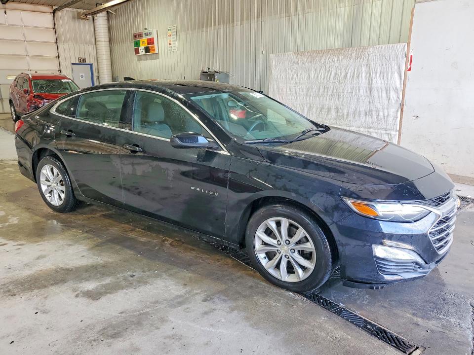 Photo 4 from auction – 2019 CHEVROLET MALIBU with VIN 1G1ZD5ST8KF141407