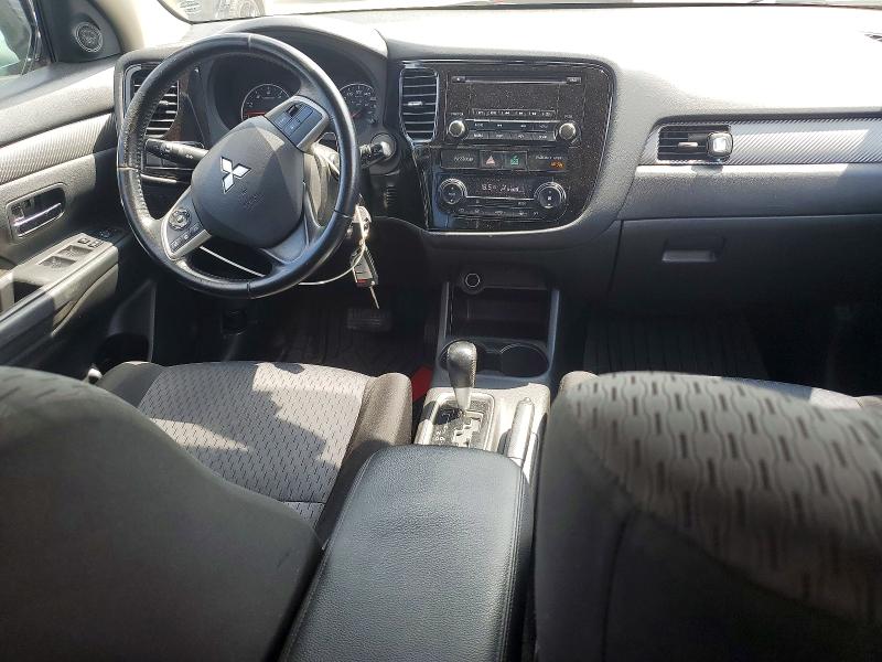 Photo 8 from auction – 2014 MITSUBISHI OUTLANDER with VIN JA4AZ2A36EZ605152
