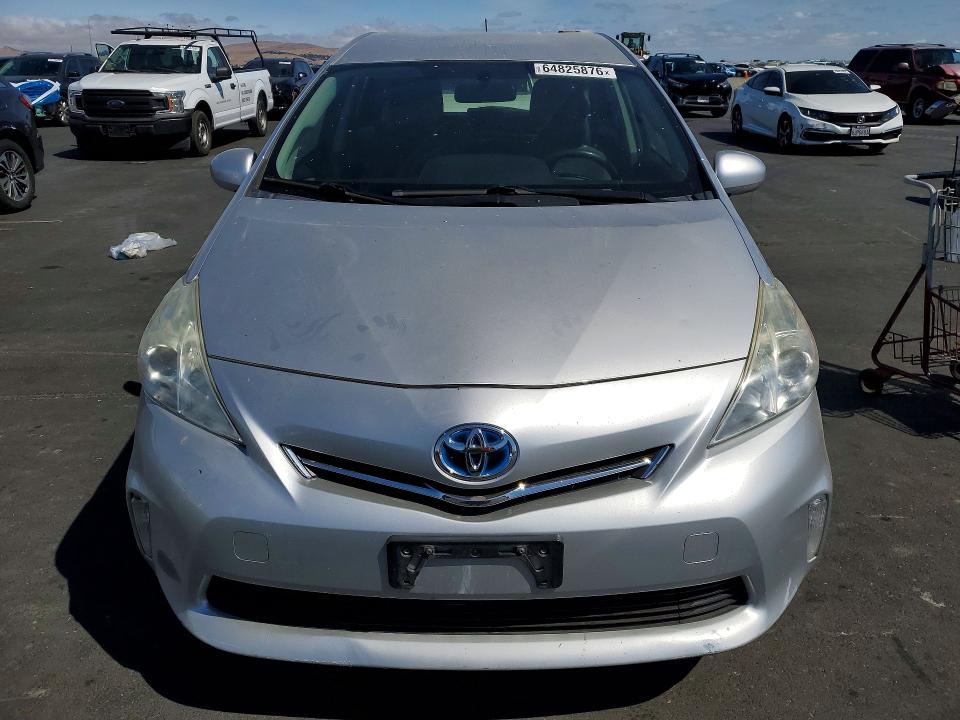 Photo 5 from auction – 2013 TOYOTA PRIUS V with VIN JTDZN3EU3D3233011