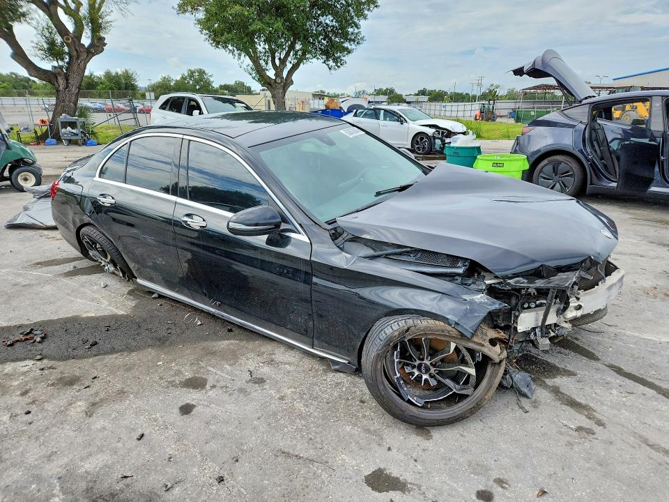 Photo 4 from auction – 2016 MERCEDES-BENZ C with VIN 55SWF4JB0GU101453