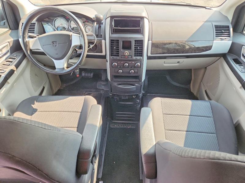 Photo 8 from auction – 2010 DODGE GRAND CARAVAN with VIN 2D4RN5D15AR131198