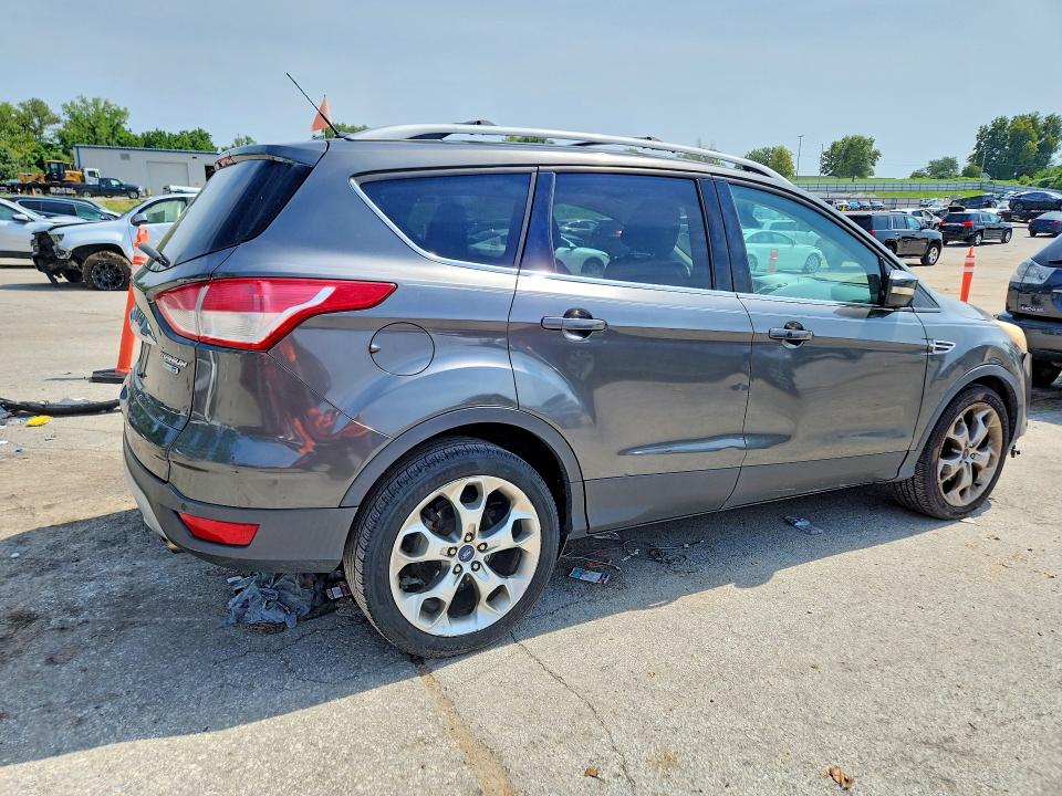 Foto 3 de la subasta – 2016 FORD ESCAPE con VIN 1FMCU9JXXGUA08414