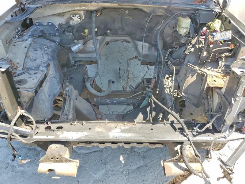 Фото 11 с аукциона – 2002 CHEVROLET SILVERADO с VIN 2GCEC19V521357201