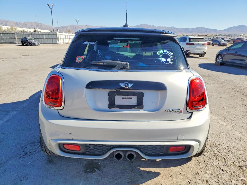 Photo 6 from auction – 2016 MINI COOPER with VIN WMWXP7C50G2A42564