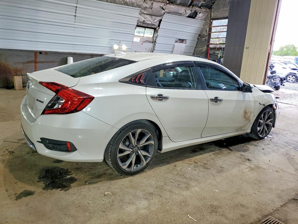 Photo 3 from auction – 2019 HONDA CIVIC with VIN 19XFC1F9XKE200083
