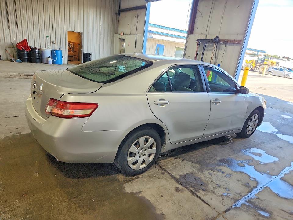 Photo 3 from auction – 2011 TOYOTA CAMRY with VIN 4T1BF3EK8BU134071