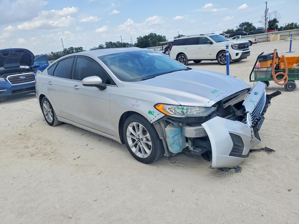 Photo 4 from auction – 2019 FORD FUSION with VIN 3FA6P0LU1KR105658