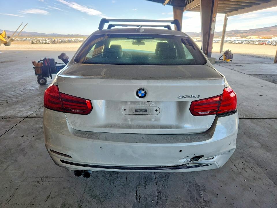 Photo 6 from auction – 2016 BMW 328 with VIN WBA8E9C53GK647939