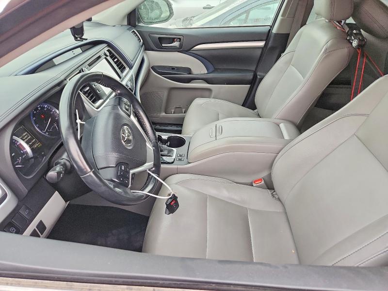 Photo 7 from auction – 2017 TOYOTA HIGHLANDER with VIN 5TDJZRFH7HS510690