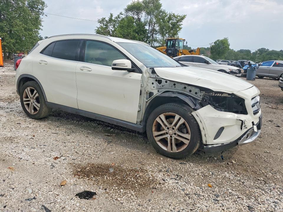 Photo 4 from auction – 2015 MERCEDES-BENZ GLA with VIN WDCTG4EB0FJ175002