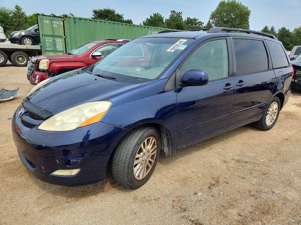 TOYOTA SIENNA 2007 with VIN 5TDZK22C27S093048 - Photo from auction