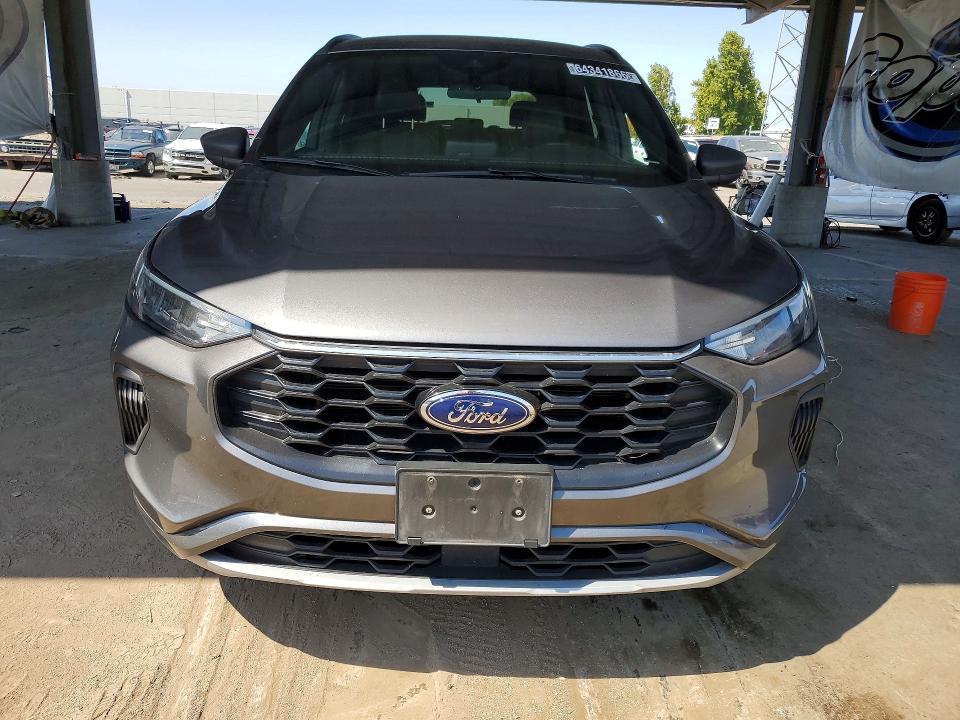 Photo 5 from auction – 2023 FORD ESCAPE with VIN 1FMCU0MN8PUA79763