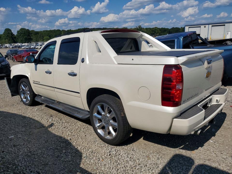 Photo 2 from auction – 2013 CHEVROLET AVALANCHE with VIN 3GNMCGE02DG257518