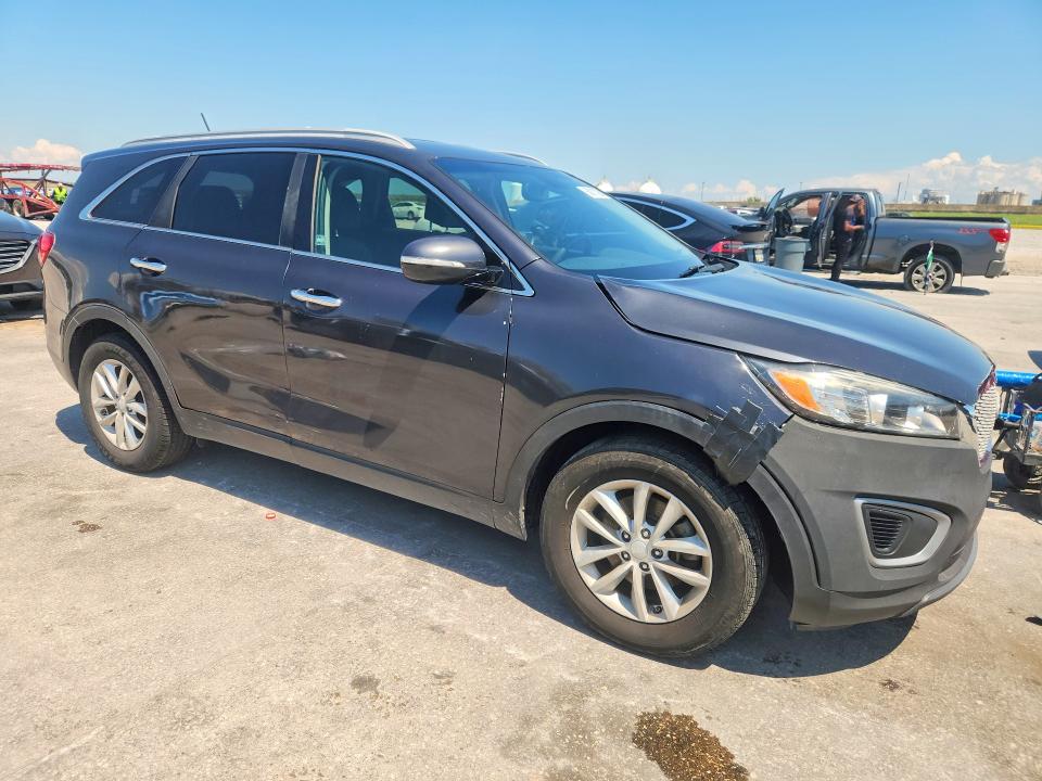 Photo 4 from auction – 2017 KIA SORENTO with VIN 5XYPG4A59HG305319